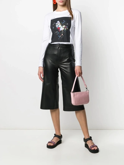 Frame Le Sleek Straight Coated Jeans In Grey Chrome In Black