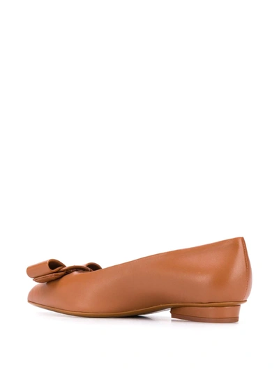 Ferragamo Vara Bow Flat Pumps In Brown
