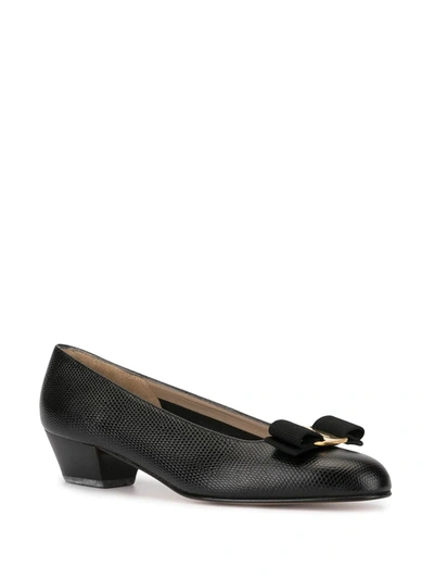 Pre-owned Ferragamo 1990s Vara Bow Pumps In Black