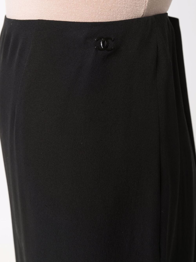 Pre-owned Chanel 2002 Sequin-embellished Hem Straight-cut Skirt In 黑色