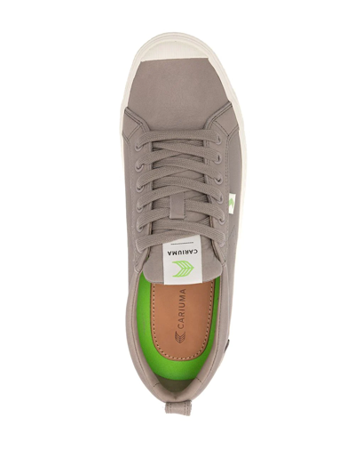 Shop Cariuma Oca Low Leather Sneakers In 灰色