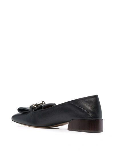Shop Chloé Logo-plaque Loafers In 黑色