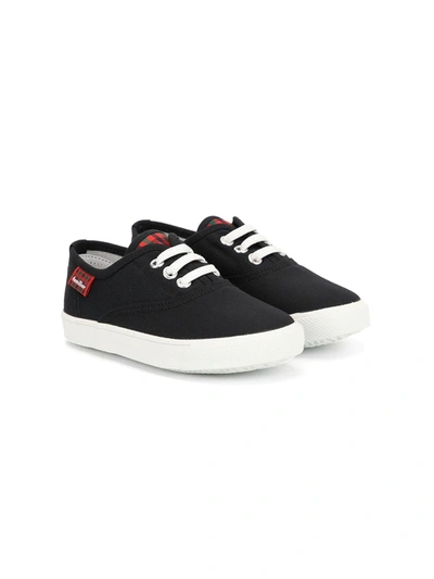 Familiar Canvas Low-top Sneakers In Black