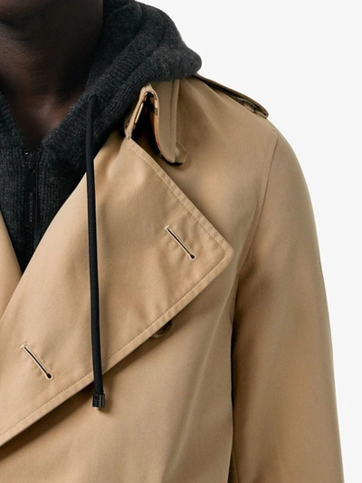 Shop Burberry The Chelsea Heritage Trench Coat In Neutrals