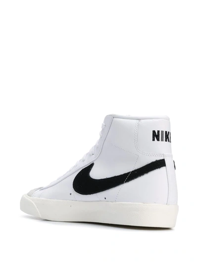 Nike Blazer Mid 77 Vintage Sneakers Bq6806-100 In White