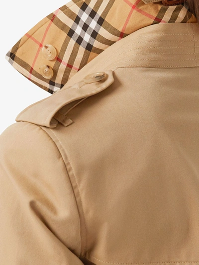 Burberry Chelsea Heritage Double-breasted Trench Coat In Neutrals