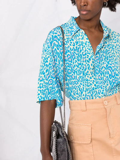 Stella Mccartney Animalier Print Silk Shirt In Blau