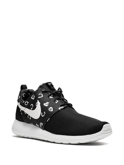 Shop Nike Rosherun Leopard Print Low-top Sneakers In Black