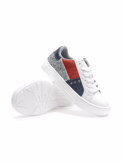 Shop Tommy Hilfiger Junior Teen Low-top Glitter Sneakers In White