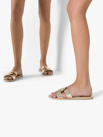 ANCIENT GREEK SANDALS AGS DESMOS FLT LTHR XOVER SLIDE - 金色