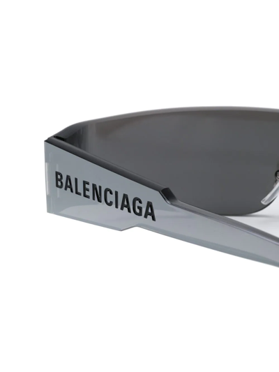 BALENCIAGA EYEWEAR 窄款有色太阳眼镜 - 银色