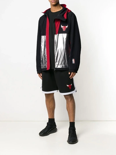 Shop Marcelo Burlon County Of Milan Chicago Bulls Windbreaker In Black