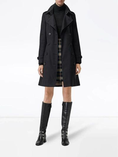 Shop Burberry The Chelsea Heritage Trench Coat In Blue