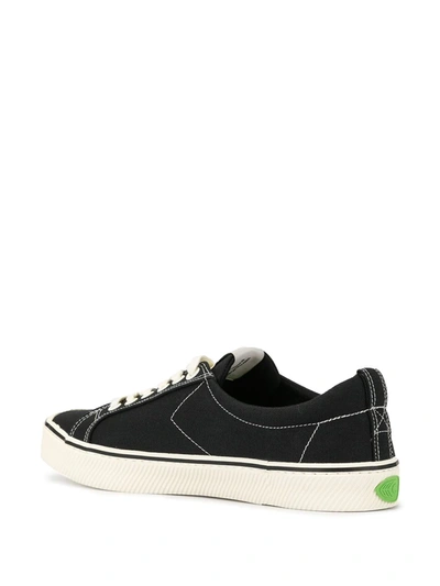 Cariuma Mens Black Mens Oca Low Organic-canvas Trainers 7 In Black