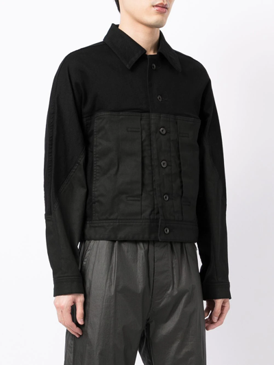 Julius Panelled Cropped Jacket In Schwarz