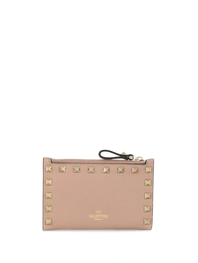 Shop Valentino Rockstud Zipped Leather Cardholder In Neutrals