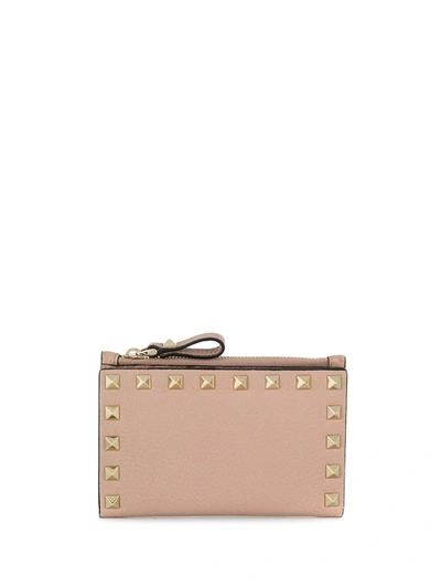 Shop Valentino Rockstud Zipped Leather Cardholder In Neutrals