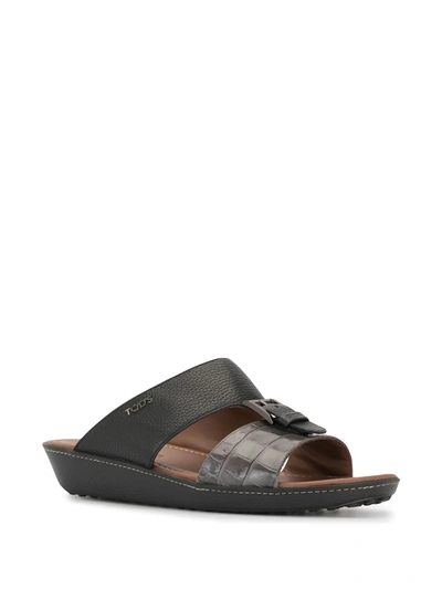 Shop Tod's Two-tone Leather Sandals In 黑色