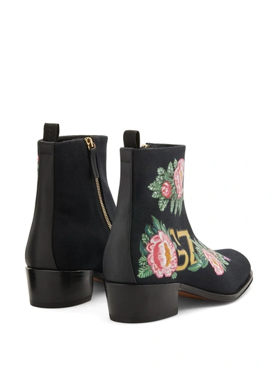 花卉及踝靴