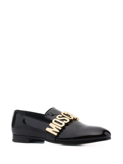 Shop Moschino Logo-plaque Glossy Loafers In Schwarz