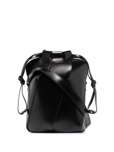 Shop Chloé Tulip Leather Bucket Bag In Schwarz