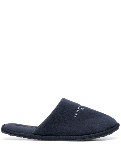 Shop Tommy Hilfiger Logo Fleece Slippers In Blau