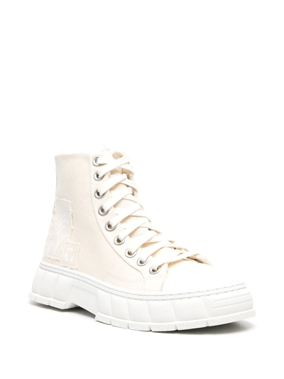 高帮厚底运动鞋