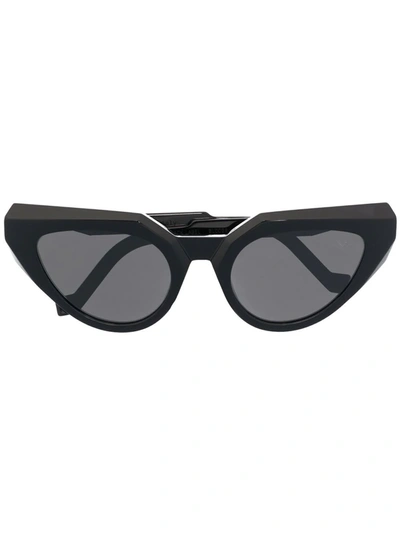 Shop Vava Eyewear Cat-eye Tinted Sunglasses In 黑色