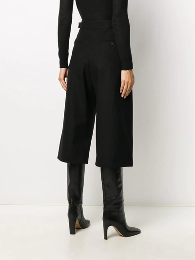 Shop Lemaire Hose Cropped Trousers In Black