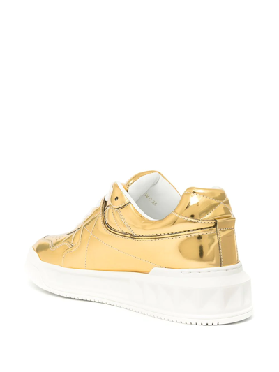 Valentino One Stud Low-top Sneakers In Gold