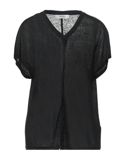 Shop Alpha Studio Woman T-shirt Black Size 4 Linen