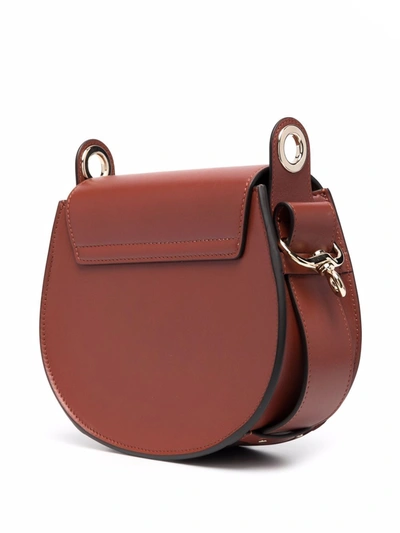 Shop Chloé Tess Ring-embellished Shoulder Bag In Brown