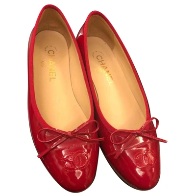 Pre-owned Chanel Patent Leather Ballet Flats In Red