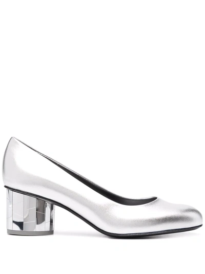 Ferragamo Farrah Slip-on Leather Pumps In Grey
