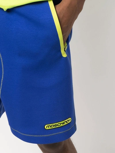 Moschino Logo Short In Violett