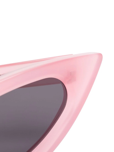 Shop Kuboraum Cat-eye Frame Sunglasses In Rosa