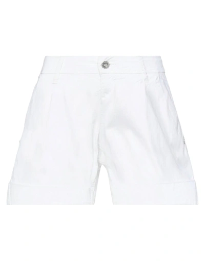 Shop Yes Zee By Essenza Woman Shorts & Bermuda Shorts White Size 29 Cotton, Elastane