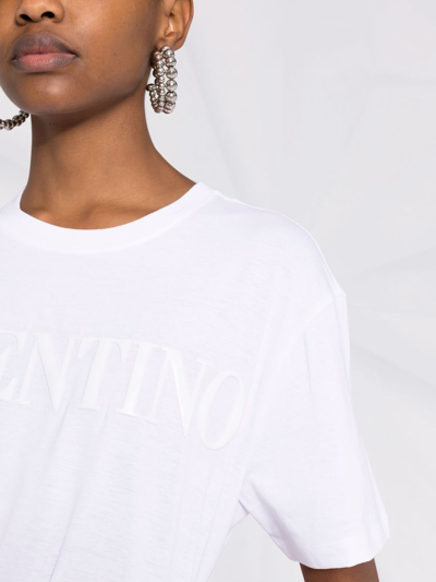 Shop Valentino T-shirt Con Logo In White