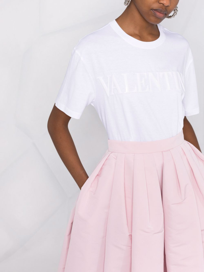 Shop Valentino T-shirt Con Logo In White