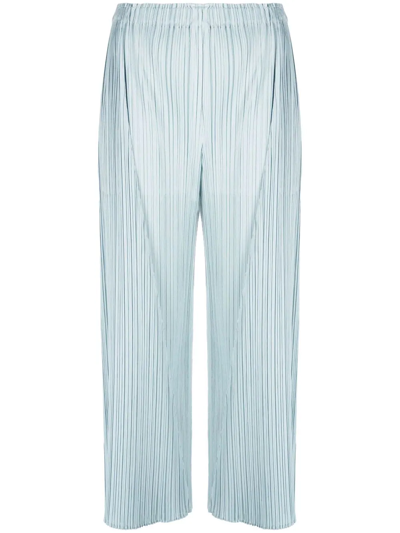 Shop Issey Miyake Pleated Cropped Trousers In Blau