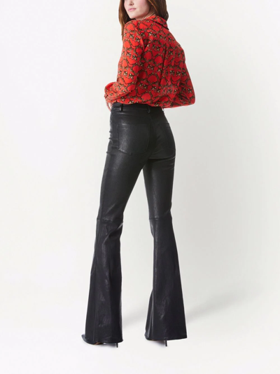 Shop Alice And Olivia Willa Silk Shirt In Rot