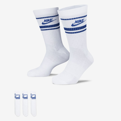 Shop Nike Unisex  Sportswear Dri-fit Everyday Essential Crew Socks (3 Pairs) In White