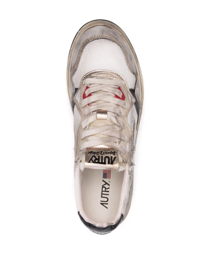 Shop Autry Super Vintage Lo-top Trainers In Weiss