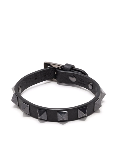 Shop Valentino Rockstud Leather Bracelet In Schwarz