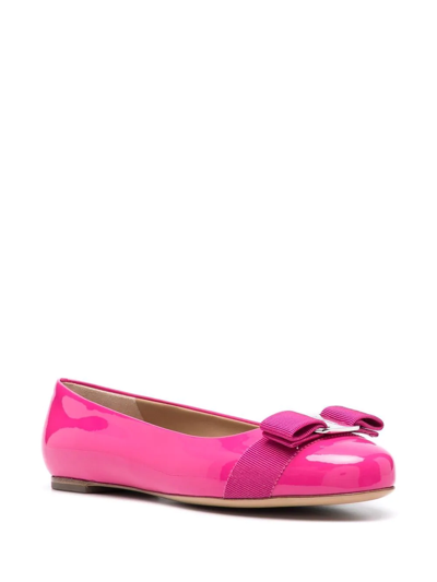 Shop Ferragamo Vara Bow-embellished Ballerina Shoes In Rosa