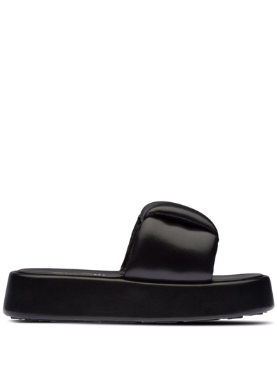 Miu Miu Padded Leather Sandals In Schwarz
