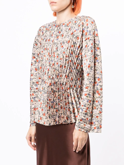 Shop Vince Floral-print Pleated Blouse In Mehrfarbig