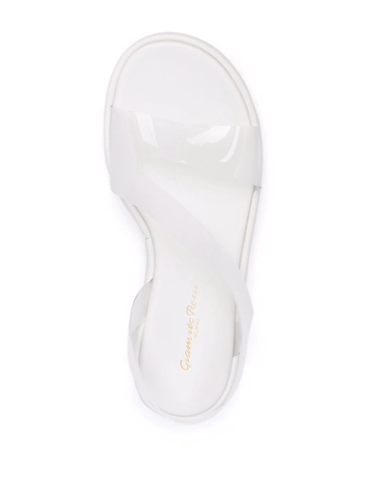 Gianvito Rossi Metropolis Flatform Sandals In Weiss