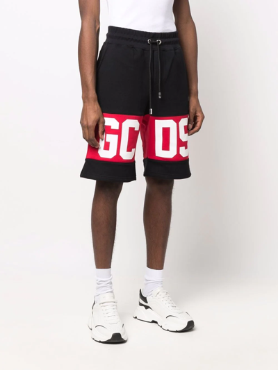 Gcds Logo-band Cotton Shorts In Schwarz