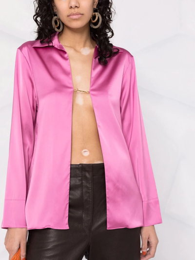 Jacquemus Gold Toned Logo Link Satin Shirt In Pink